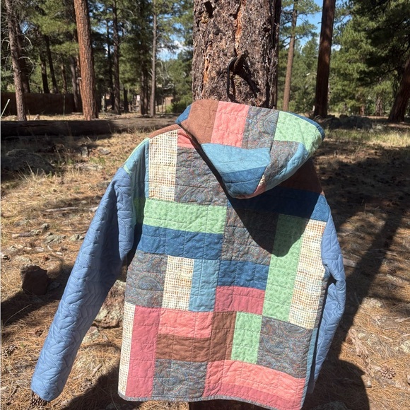 Upcycled quilted, Patchwork Hooded Jacket - Picture 6 of 9